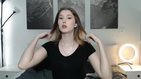 jessstonem online show from March 18, 5:54 am