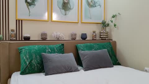 Francesca online show from January 14, 7:48 am