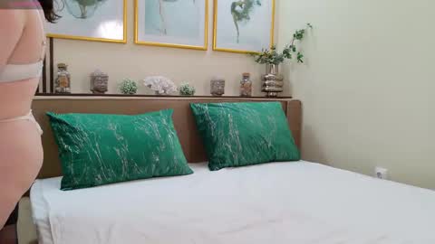 Francesca online show from February 10, 8:09 am