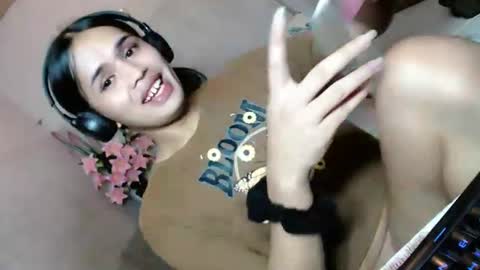 jessylicioushh online show from April 29, 7:01 am