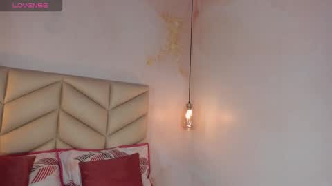 Snapshot of jesysoz_23 chatting on October 23, 7:45 pm Jessica online show from October 23, 7:45 pm