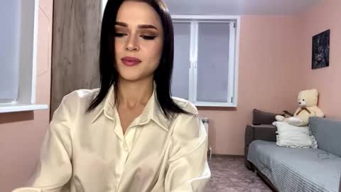 Lea online show from November 8, 3:23 pm