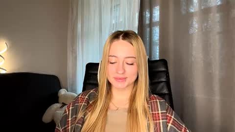 Snapshot of jettafrancis chatting on October 24, 6:43 am Kodi online show from October 24, 6:43 am