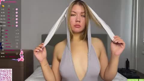 Mona online show from September 20, 3:40 am