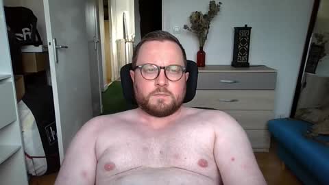 Snapshot of jeuneloup92 chatting on October 31, 3:46 pm jeuneloup92 online show from October 31, 3:46 pm