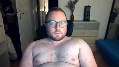 Snapshot of jeuneloup92 chatting on November 20, 5:12 pm jeuneloup92 online show from November 20, 5:12 pm