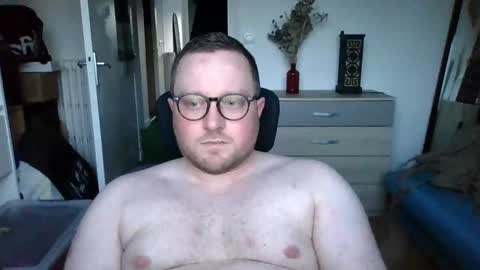 jeuneloup92 online show from February 16, 5:31 pm