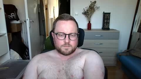 jeuneloup92 online show from March 3, 4:57 pm