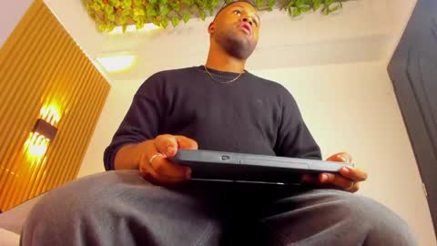 Snapshot of jeus_stanley chatting on May 18, 3:57 am jeus_stanley online show from May 18, 3:57 am