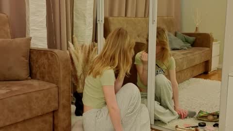 Gwen online show from January 9, 7:22 am