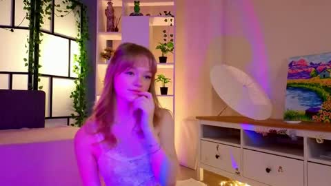 Gwen online show from March 17, 9:40 pm