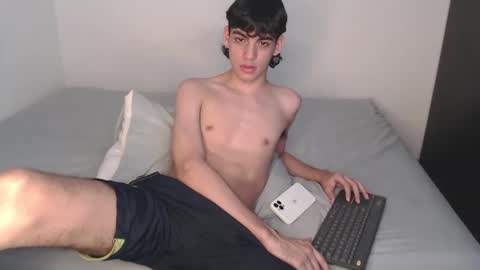 Snapshot of jey_foxx chatting on January 23, 7:40 pm jey_foxx online show from January 23, 7:40 pm