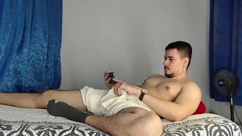 Snapshot of jeycob_happy97 chatting on May 8, 11:21 pm Juan David online show from May 8, 11:21 pm