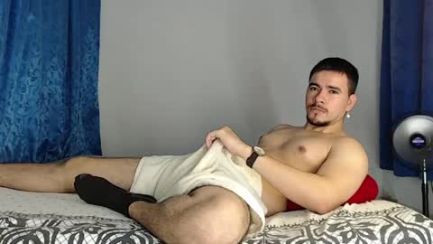 Snapshot of jeycob_happy97 chatting on May 11, 11:38 am Juan David online show from May 11, 11:38 am
