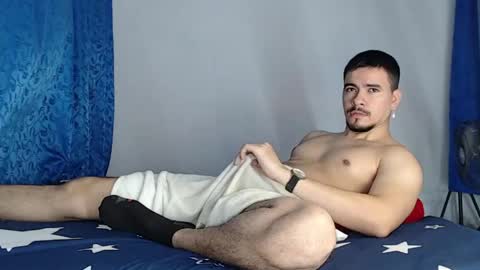 Snapshot of jeycob_happy97 chatting on June 2, 11:23 am Juan David online show from June 2, 11:23 am