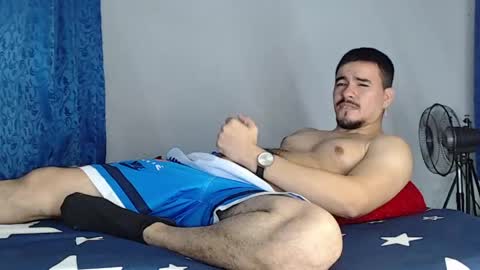 Snapshot of jeycob_happy97 chatting on June 5, 11:32 pm Juan David online show from June 5, 11:32 pm