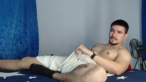 Snapshot of jeycob_happy97 chatting on June 6, 11:37 am Juan David online show from June 6, 11:37 am