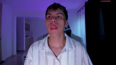 Snapshot of jeyden_camilo chatting on November 7, 9:48 pm Jeyden Camilo online show from November 7, 9:48 pm