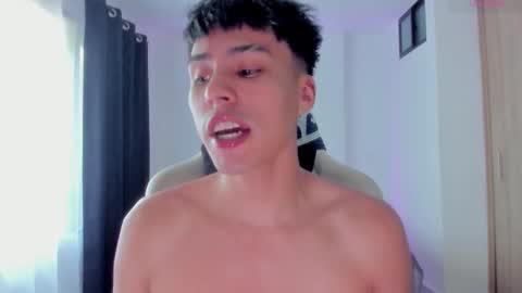 Snapshot of jeyden_camilo chatting on December 15, 7:40 pm Jeyden Camilo online show from December 15, 7:40 pm