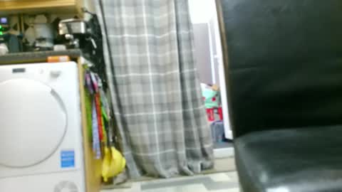 Snapshot of jez619 chatting on October 16, 7:20 am jez619 online show from October 16, 7:20 am