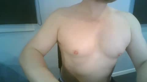 Snapshot of jezz045 chatting on May 26, 11:45 pm jezz045 online show from May 26, 11:45 pm