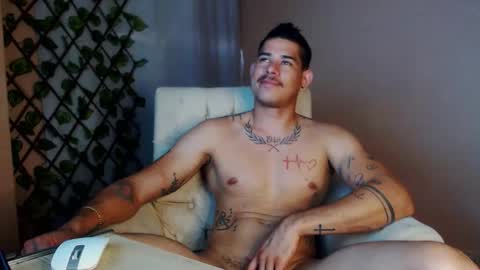 jffer_slhom online show from May 10, 10:26 pm