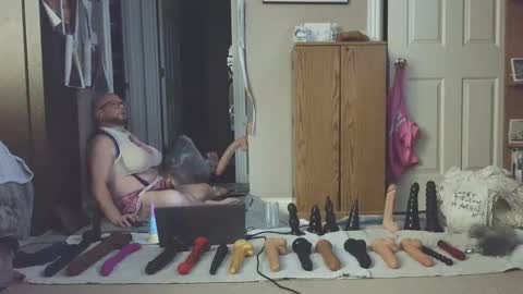 Snapshot of jghosty69 chatting on January 20, 12:25 am Nasty Cumslut online show from January 20, 12:25 am