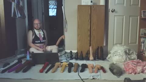 Snapshot of jghosty69 chatting on January 28, 6:39 pm Nasty Cumslut online show from January 28, 6:39 pm