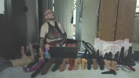 Snapshot of jghosty69 chatting on November 2, 3:14 pm Nasty Cumslut online show from November 2, 3:14 pm