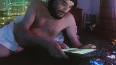 Snapshot of jglarsbel chatting on May 30, 5:32 pm jglarsbel online show from May 30, 5:32 pm