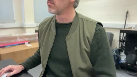 Snapshot of jgol519 chatting on December 19, 12:23 pm James online show from December 19, 12:23 pm