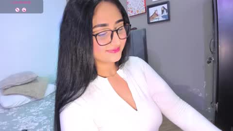Snapshot of jhacky_sweet chatting on February 28, 12:32 am jhackelin My independent account online show from February 28, 12:32 am