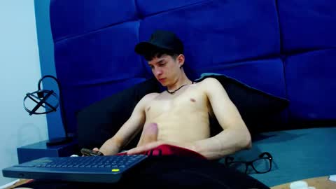 Jheampiero online show from September 27, 2:11 pm