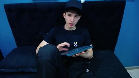 Jheampiero online show from November 6, 1:45 pm