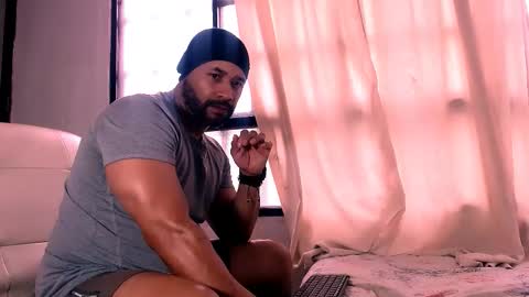 Snapshot of jho173027 chatting on November 16, 12:44 pm En moreno online show from November 16, 12:44 pm