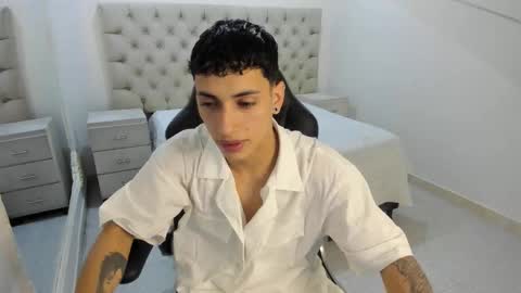 Snapshot of jhoanleandro chatting on December 2, 4:29 am jhoanleandro online show from December 2, 4:29 am