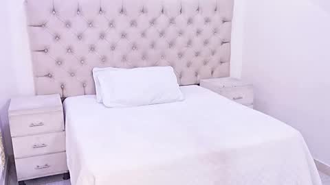 jhoanleandro online show from February 21, 4:24 am