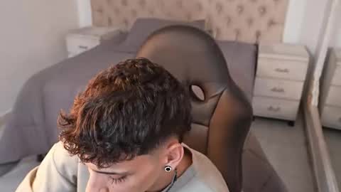 jhoanleandro online show from February 27, 4:45 am