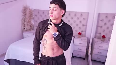 jhoanleandro online show from April 26, 5:38 am
