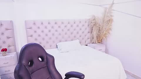 jhoanleandro online show from June 22, 5:04 am