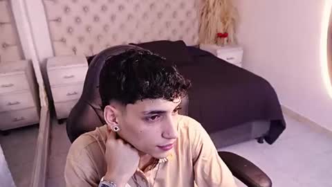jhoanleandro online show from July 5, 4:30 am