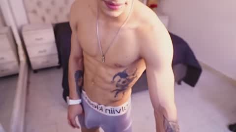 jhoanleandro online show from July 7, 7:23 am