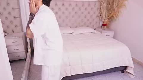 jhoanleandro online show from July 10, 4:28 am