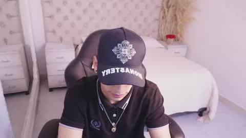 jhoanleandro online show from July 28, 4:41 am