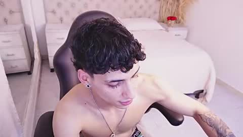 jhoanleandro online show from July 28, 11:17 am