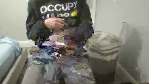 jholls online show from December 3, 2:58 am