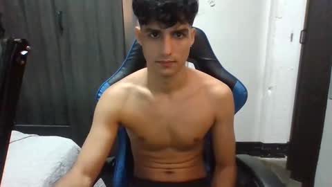 Snapshot of jhon_2000s chatting on December 7, 1:51 pm jhon online show from December 7, 1:51 pm