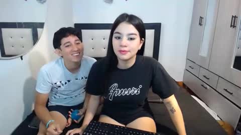 Jhon and nicolle online show from November 26, 8:48 am