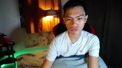 Snapshot of jhon_cummer chatting on May 17, 10:22 am jhon_cummer online show from May 17, 10:22 am
