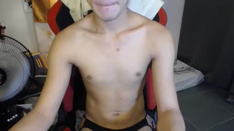 Snapshot of jhon_cummer chatting on June 16, 4:09 pm jhon_cummer online show from June 16, 4:09 pm